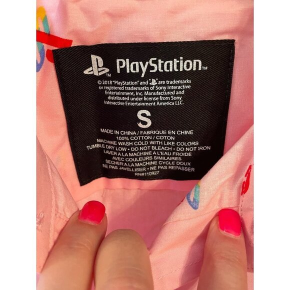 PlayStation Allover Logo Pink Button Down Collared Short Sleeved Blouse Sz S - Picture 9 of 9